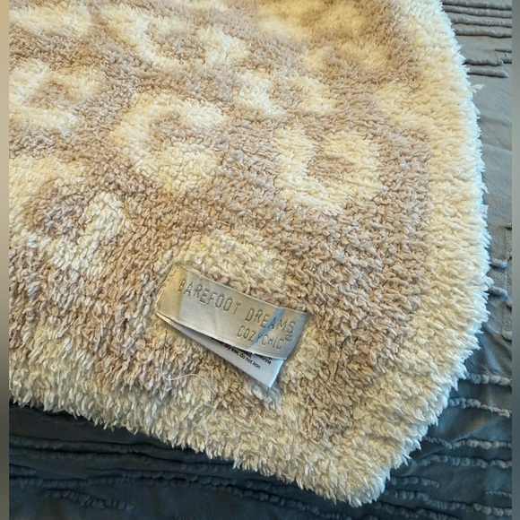 Barefoot Dreams In The Wild Throw Blanket Cream/Stone - Picture 6 of 8